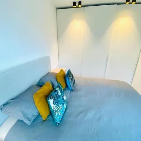 Chic One Bedroom Flat W Terrace&parking Appartement