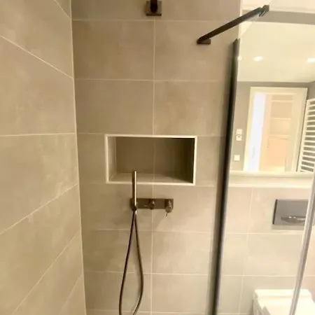 Apartamento Chic One Bedroom Flat W Terrace&parking